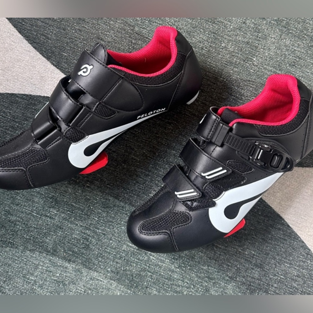 Peloton Black spin bike shoes Velcro with data clip EUC size 44